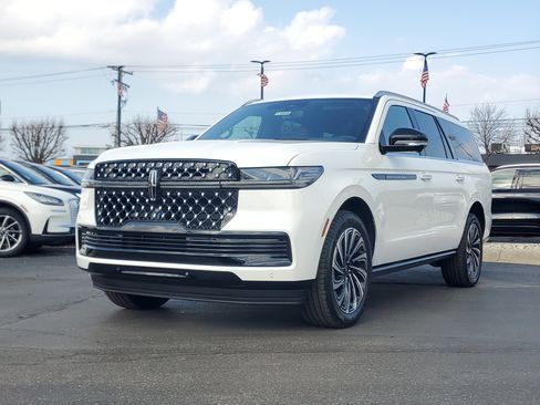 New 2026 Lincoln Navigator L Black Label image 2