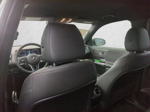 Used 2023 Mercedes-Benz EQB 300 4MATIC image 20