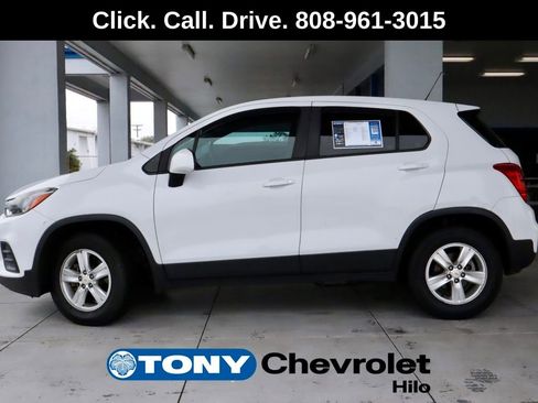 Used 2018 Chevrolet Trax LS image 2