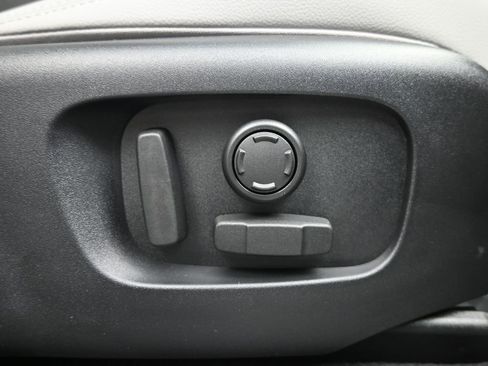 New 2026 Land Rover Range Rover Velar S image 11