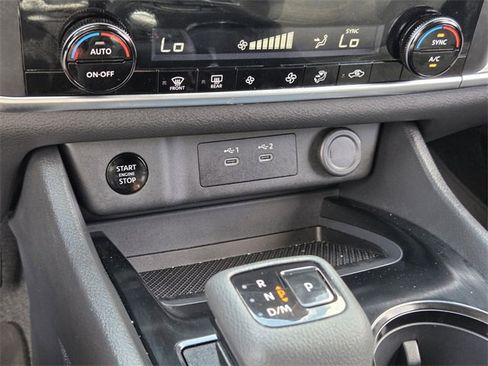 Certified 2025 Nissan Rogue SV image 17