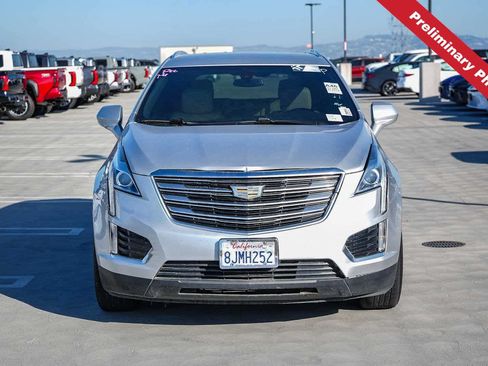 Used 2019 Cadillac XT5 FWD image 2