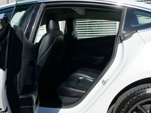 Used 2018 Tesla Model 3 Long Range RWD image 27