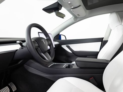 Used 2022 Tesla Model Y Performance image 14