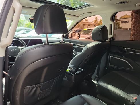 Certified 2023 Kia Telluride S w/ S Sunroof Package FWD image 8