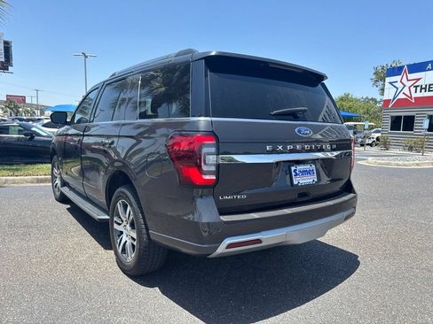 Used 2022 Ford Expedition Limited AWD/4WD image 3