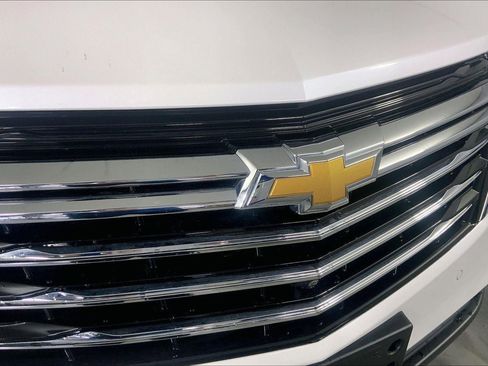 Used 2023 Chevrolet Equinox Premier FWD image 28