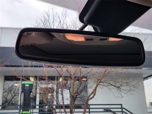 Used 2014 Lincoln MKX AWD w/ Equipment Group 102A image 27