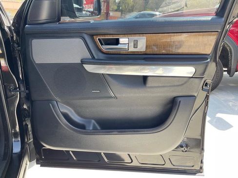 Used 2013 Land Rover Range Rover Sport HSE AWD/4WD image 19