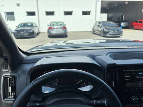 Used 2026 Nissan Frontier PRO-4X AWD/4WD image 34