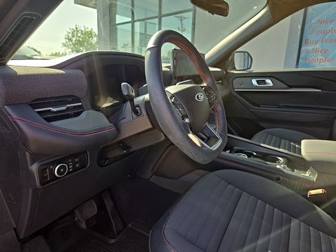 Used 2025 Ford Explorer ST-Line AWD/4WD image 38