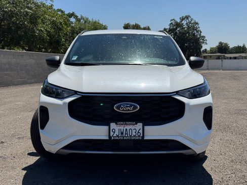 Used 2023 Ford Escape ST-Line w/ Tech Pack #1 FWD image 9