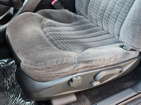 Used 2001 Chevrolet Blazer Xtreme w/ Preferred Equipment Group image 85