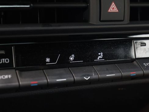 Used 2024 Toyota Crown AWD/4WD image 22