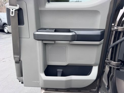 Used 2017 Ford F150 XLT w/ Equipment Group 301A Mid image 25