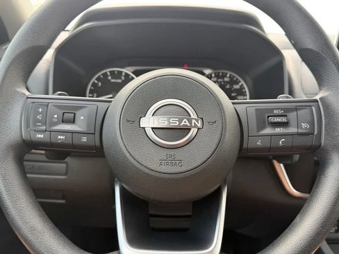 Used 2024 Nissan Rogue S FWD image 15
