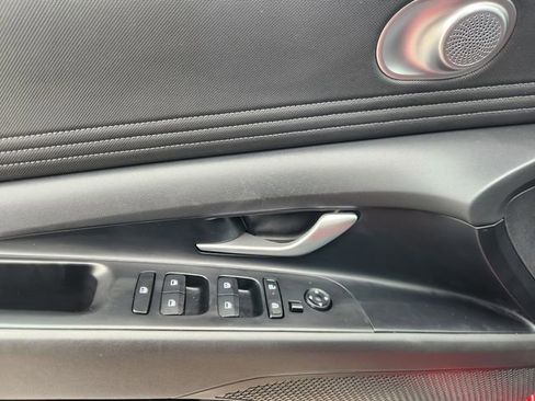 Used 2025 Hyundai Elantra SEL FWD image 22