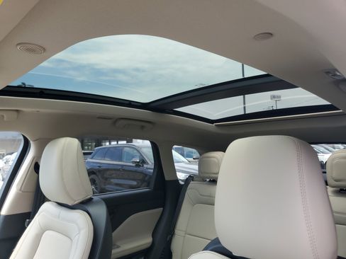 New 2026 Lincoln Corsair Reserve AWD/4WD image 11