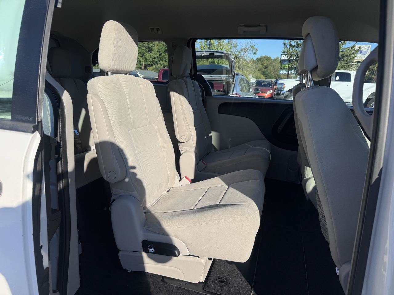 Used 2012 Dodge Grand Caravan American Value Package FWD image 15