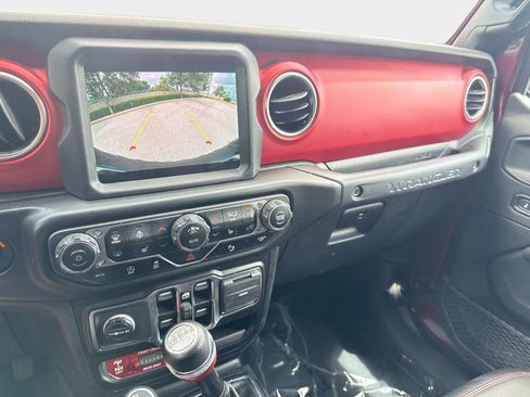 Used 2021 Jeep Wrangler Unlimited Rubicon AWD/4WD image 24