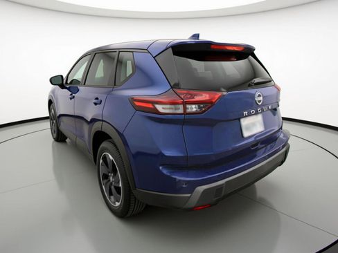 Used 2025 Nissan Rogue SV FWD image 6