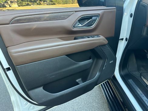 Used 2022 Chevrolet Tahoe High Country image 9