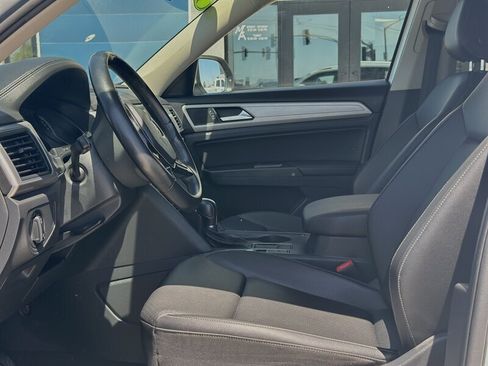 Used 2019 Volkswagen Atlas SE image 3