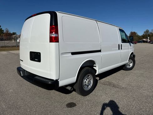 New 2025 Chevrolet Express 2500 image 7