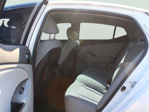 Used 2011 Kia Optima LX FWD image 7