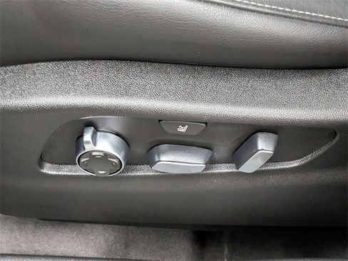 Used 2019 Cadillac XT4 Premium Luxury w/ Enhanced Visibility Package image 21