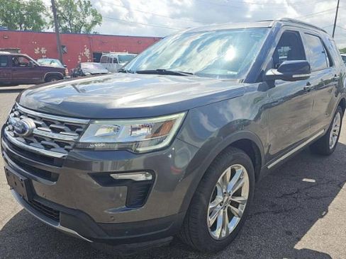 Used 2018 Ford Explorer XLT w/ Equipment Group 202A AWD/4WD image 1