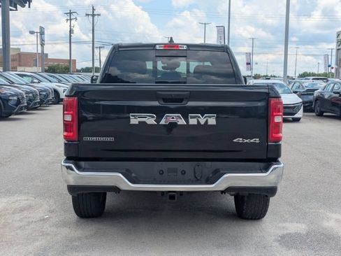 Used 2025 RAM 1500 Big Horn AWD/4WD image 4
