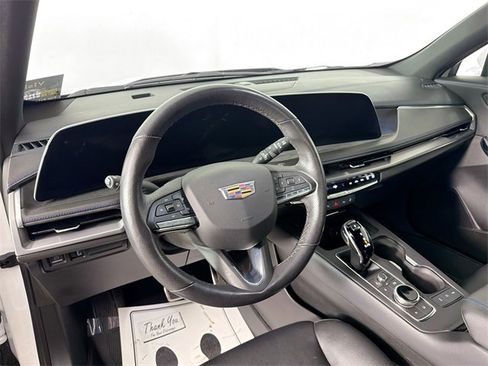 Used 2024 Cadillac XT4 Sport image 9