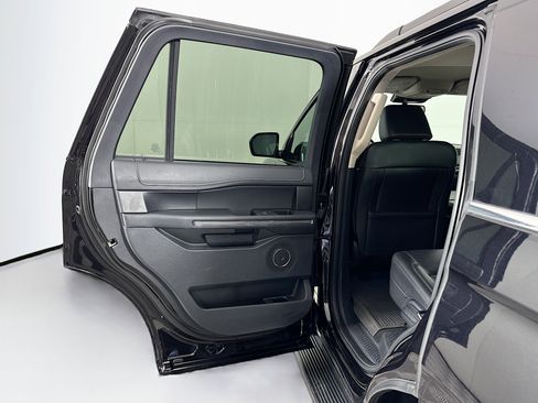 Used 2024 Ford Expedition XLT image 26