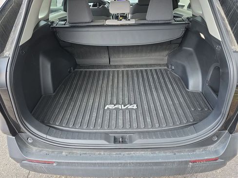 Used 2024 Toyota RAV4 XLE image 27