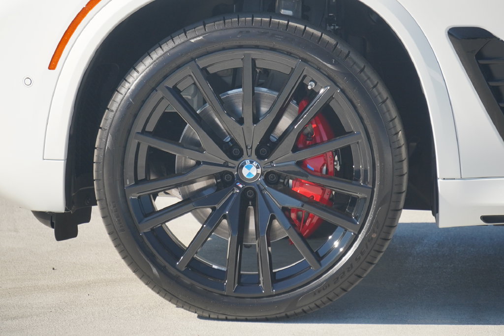 Used 2026 BMW X5 sDrive40i w/ M Sport Package RWD image 5