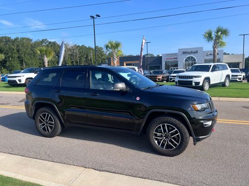 Certified 2021 Jeep Grand Cherokee Trailhawk w/ Trailhawk Luxury Group AWD/4WD image 1