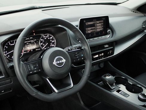 Used 2023 Nissan Rogue SV w/ SV Premium B Package image 26