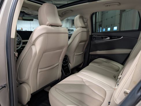 Used 2021 Lincoln Nautilus Reserve w/ Cargo Utility Package image 16