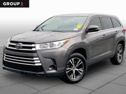 Used 2019 Toyota Highlander LE