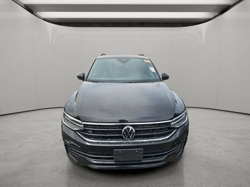 Used 2022 Volkswagen Tiguan SE R-Line image 8