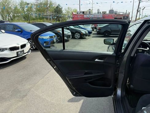 Used 2011 Honda Accord LX image 32