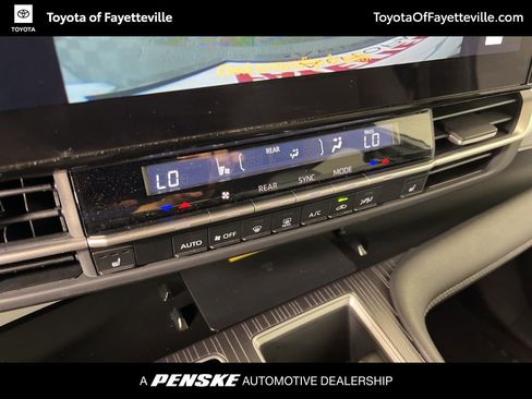 Certified 2025 Toyota Sienna XLE FWD image 34