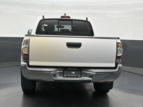Used 2012 Toyota Tacoma PreRunner w/ SR5 Pkg RWD image 4