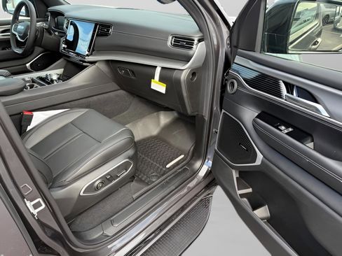 New 2026 Jeep Grand Wagoneer 4WD image 16