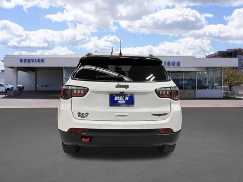 Used 2025 Jeep Compass Trailhawk AWD/4WD image 4