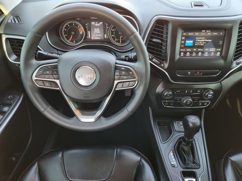 Used 2020 Jeep Cherokee Latitude Plus FWD image 27