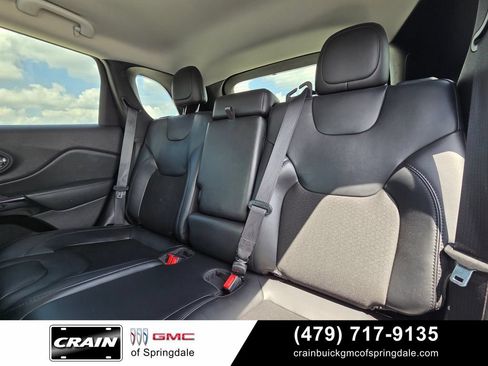 Used 2021 Jeep Cherokee Latitude Plus FWD image 25