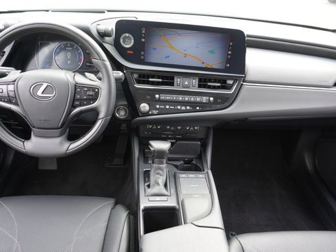 Certified 2022 Lexus ES 350 Ultra Luxury w/ Accessory Package 2 FWD image 29
