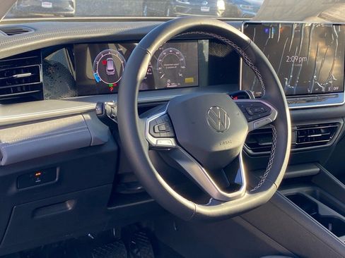 New 2026 Volkswagen Tiguan SE image 4